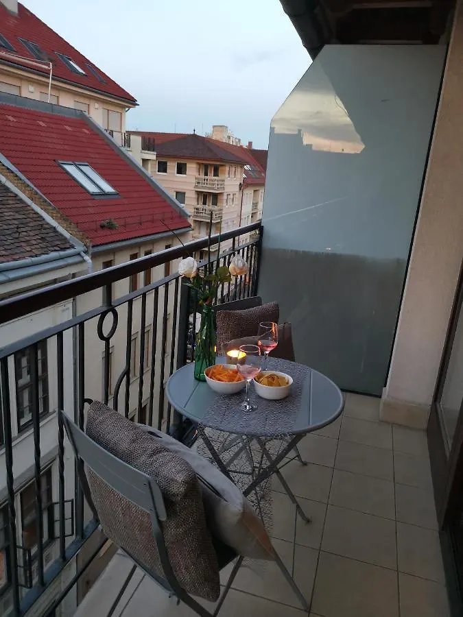 Prime Central Apartment With Balcony Budapešť Maďarsko